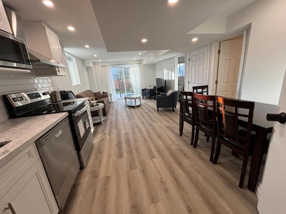 One-Bedroom Unit At Vista Hill Waterloo Exterior photo